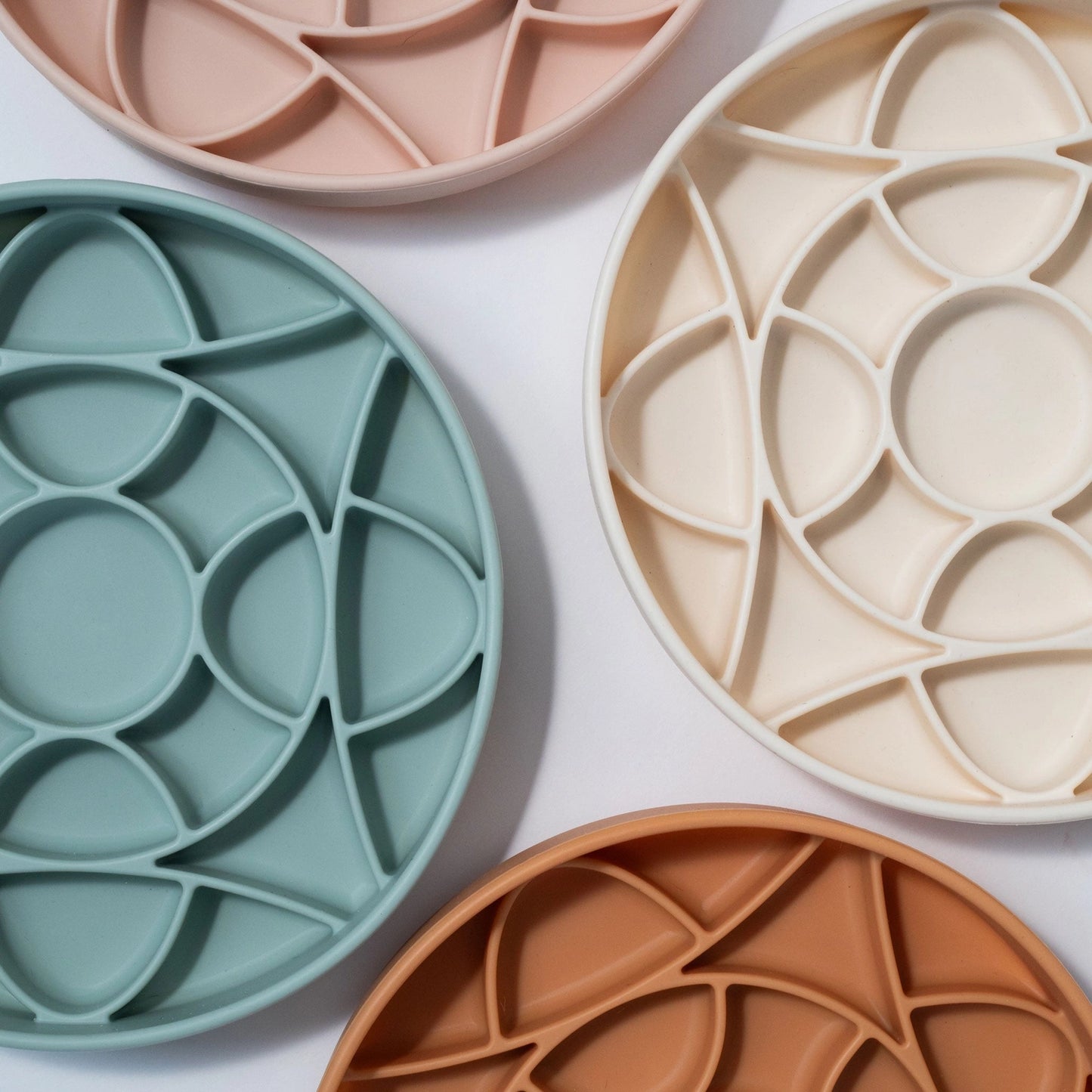 ‘Circulo’ Slow Feeder Bowl | Clay