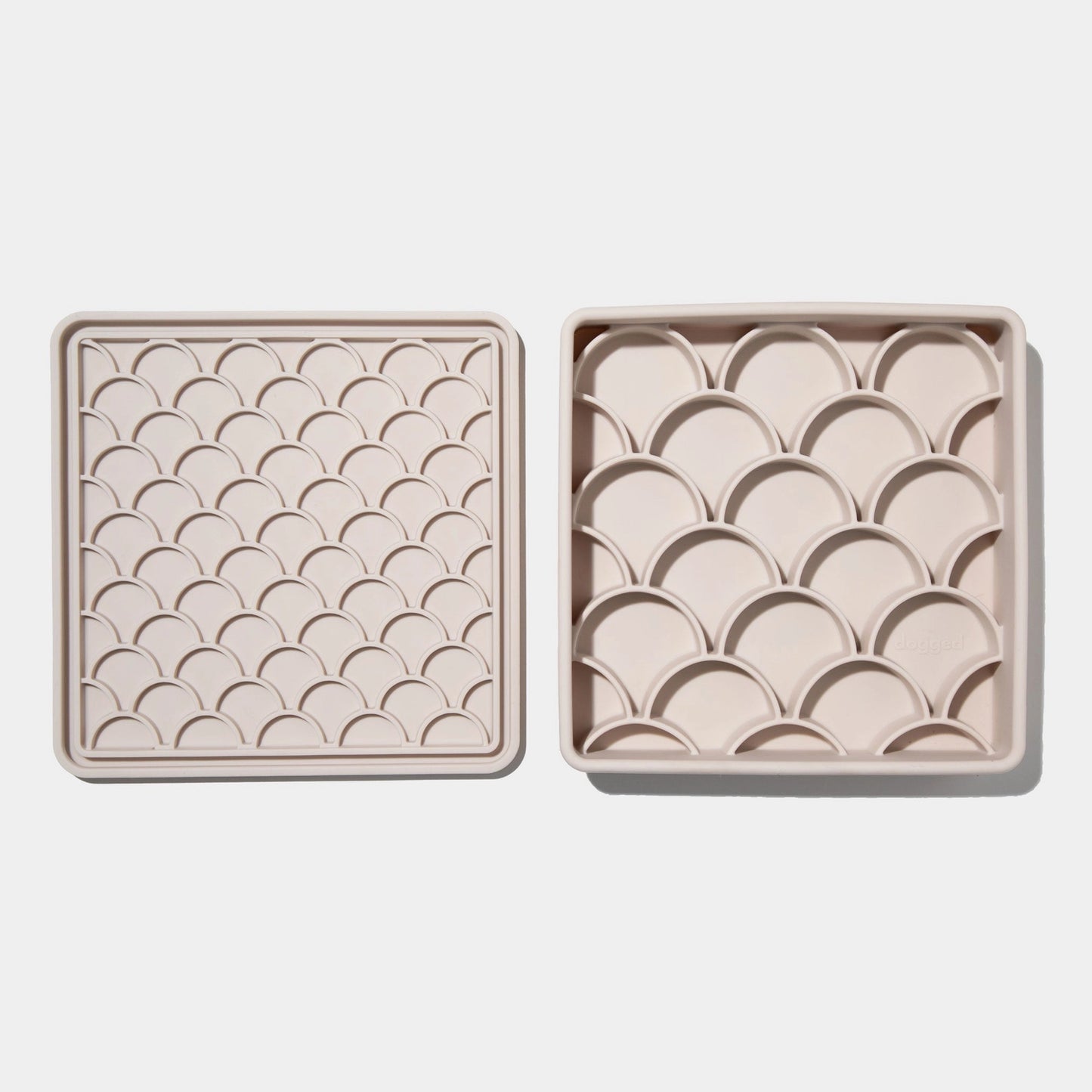 3-in-1 ‘Fish Scale’ Feeder Bowl | Sand